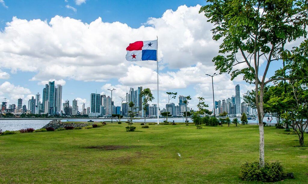 panama skyline with flag